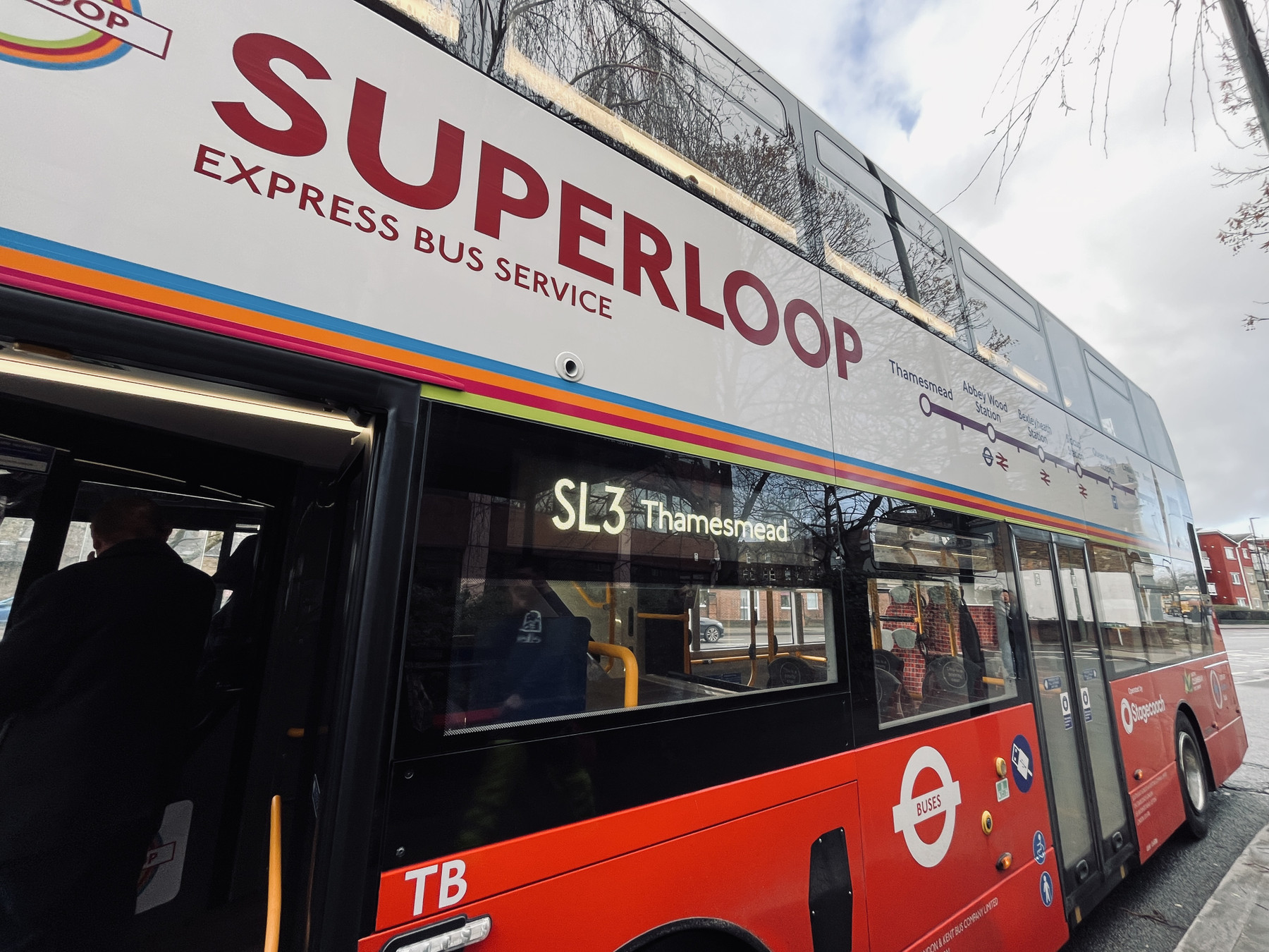 Superlooping around London by Superloop buses and ferry in a day ...